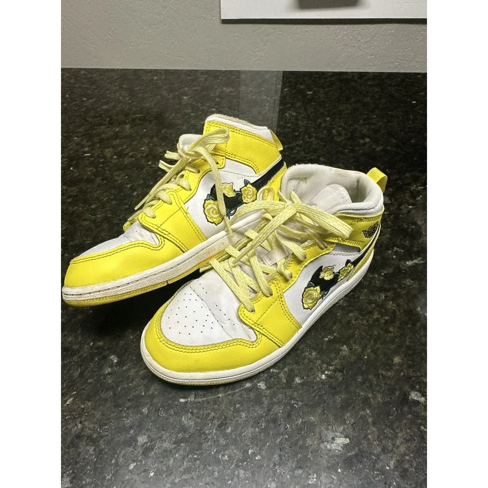 Nike Air Jordan 1 Mid Dynamic Yellow Floral Rose Patch US Size 2y